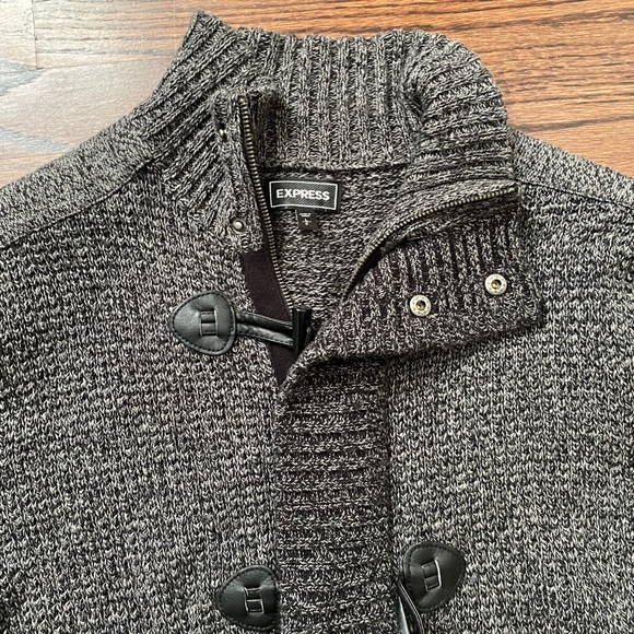Men’s Express Sweater - Picture 2 of 2
